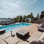 My House's - Time For Bussiness And Yourself בית נופש Wanze