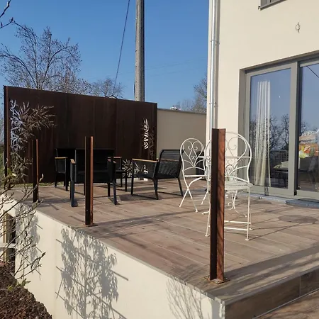 Semesterbostad My House's - Time For Bussiness And Yourself Wanze