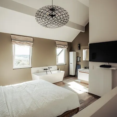 Semesterbostad My House's - Time For Bussiness And Yourself Wanze