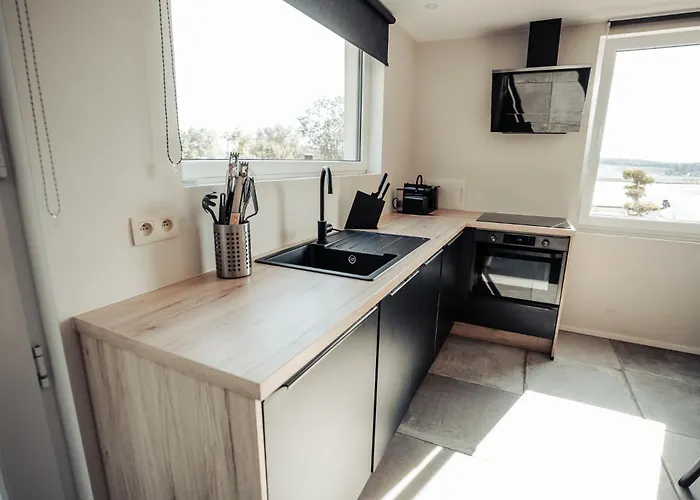 My House's - Time For Bussiness And Yourself * Wanze